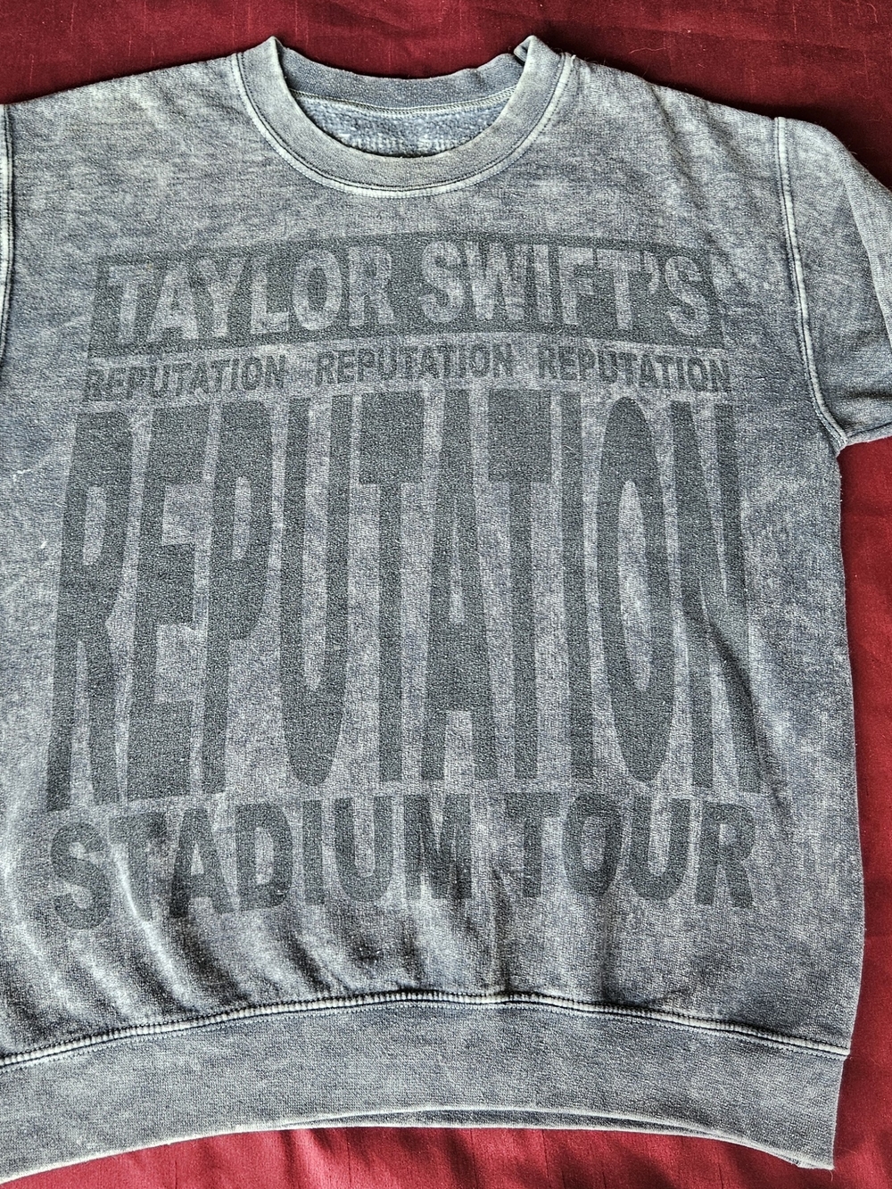 Taylor Swift Gray 'Reputation Stadium Tour' Sweatshirt
